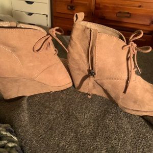 Size 6.5 women’s shoes